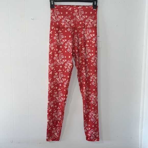 BEYOND YOGA LUX BATIK Blooms High Waisted leggings & Criss Cross Cropped Tank S - Picture 3 of 16
